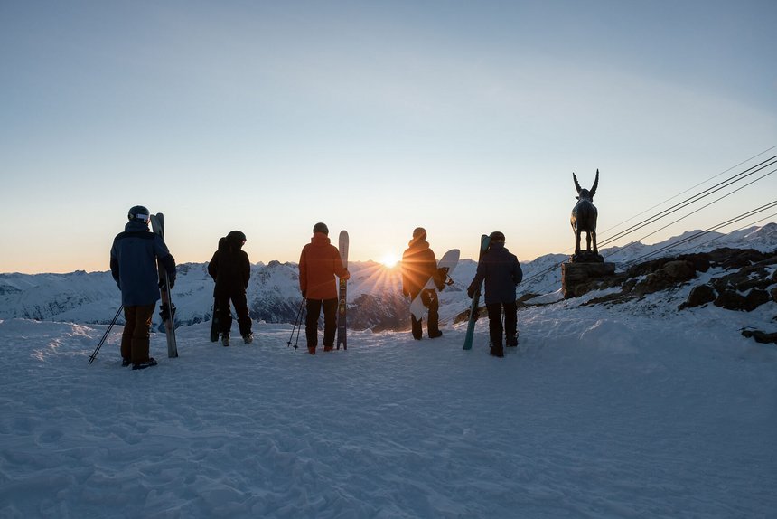 2025-engadin-stmoritz-mountains-piz-nair-sunrise-winter-4741