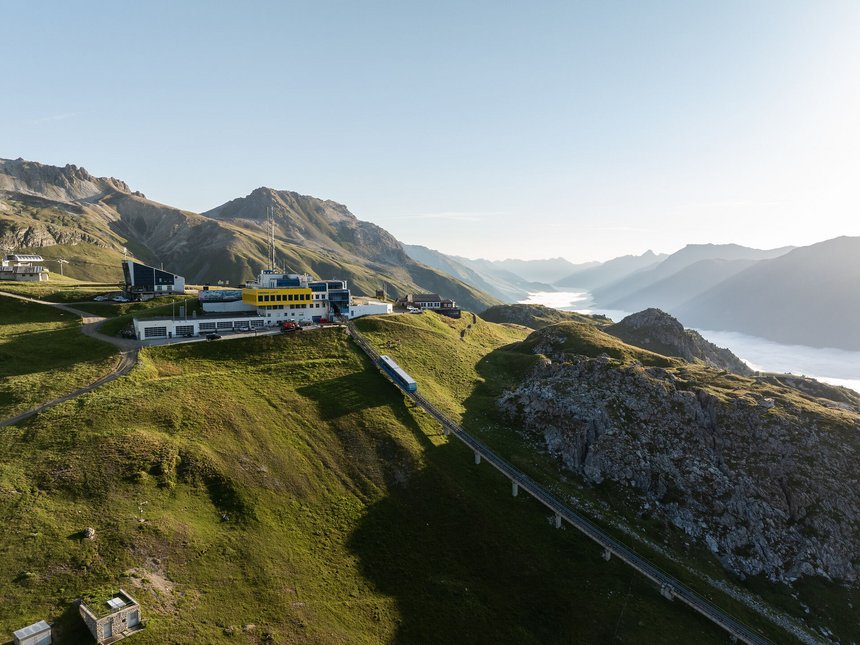 2025-engadin-stmoritz-mountains-landscape-corviglia-0359